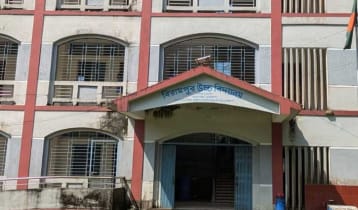 নেত্রকোণায় ৩ ছাত্রীকে বেত্রাঘাত, শিক্ষককে অব্যাহতি