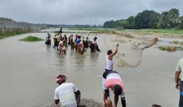চাঁপাইনবাবগঞ্জে ভারী বর্ষণে ৪০০ পুকুর ভেসে গেছে
