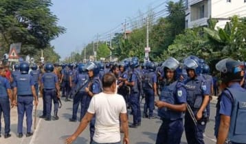 নীলফামারীর ইপিজেডে বন্ধ কারখানার শ্রমিকদের বিক্ষোভ