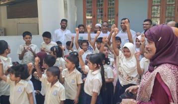 বাকৃবিতে ১০ হাজার ডিম বিতরণ