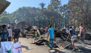 থানচিতে বাজারে লাগা আগুনে পুড়ল ১৩ দোকান