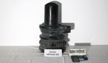কষ্টি পাথরের শিবলিঙ্গসহ গ্রেপ্তার ৩