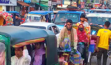 ইজিবাইক-অটোরিকশায় ঠাসা সুনামগঞ্জ শহর, দমবন্ধ অবস্থা