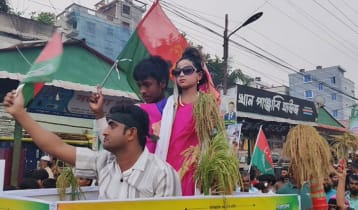 খালেদা জিয়ার সাজে নজর কেড়েছে ছোট্ট ফাতেমা