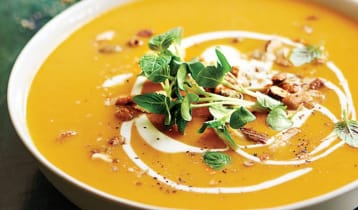 বিকেলের নাস্তায় থাকুক ‘মিষ্টি কুমড়ার স্যুপ’