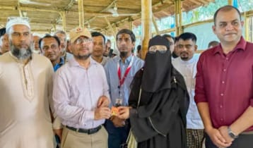 উখিয়ায় রোহিঙ্গাদের বৈধ সিম কার্ড দিল সরকার 