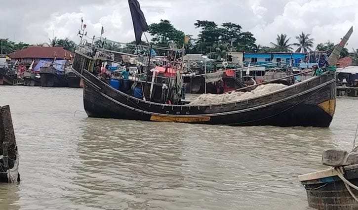 ঘূর্ণিঝড় মন্থা, বন্দরে ২ নম্বর সতর্কতা