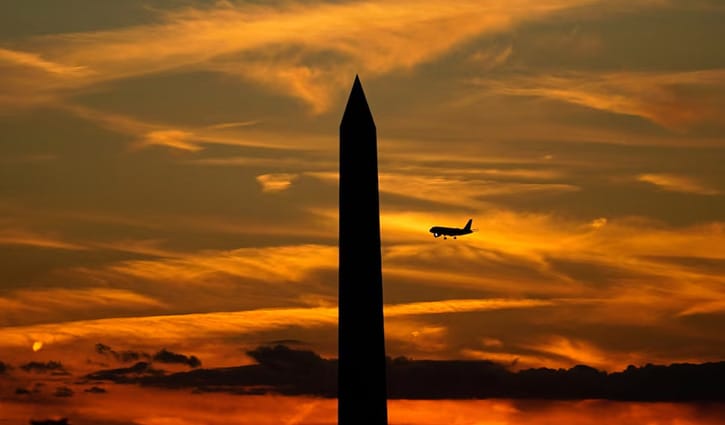 যুক্তরাষ্ট্রে শাটডাউন: বিমানবন্দরগুলোতে ১০ শতাংশ ফ্লাইট কমানোর নির্দেশ
