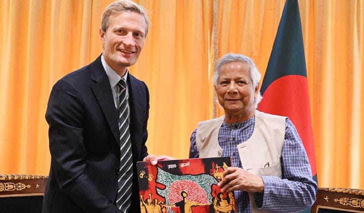 রোহিঙ্গা সংকট ও স্কুল ফিডিং কর্মসূচি নিয়ে প্রধান উপদেষ্টার সঙ্গে ডব্লিউএফপি প্রধানের বৈঠক