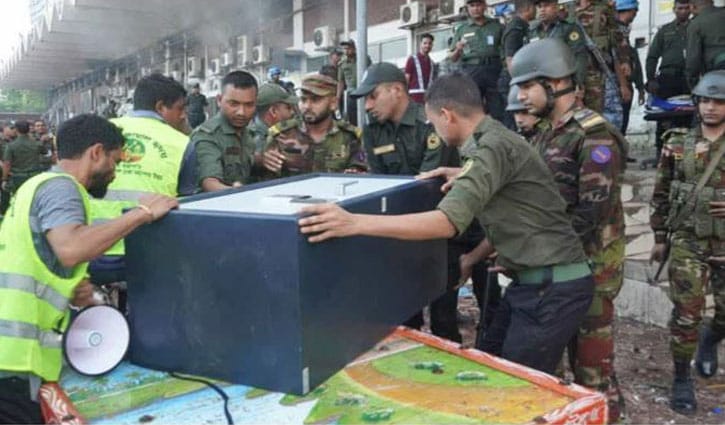 বিমানবন্দরের আগুন নেভাতে গিয়ে আহত ১৪ জন সিএমএইচে