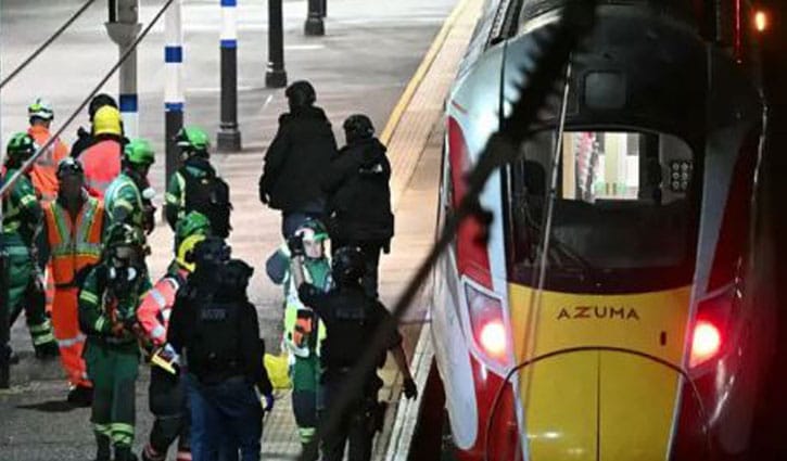 ব্রিটেনে চলন্ত ট্রেনে হামলা, ৯ জনের অবস্থা আশঙ্কাজনক