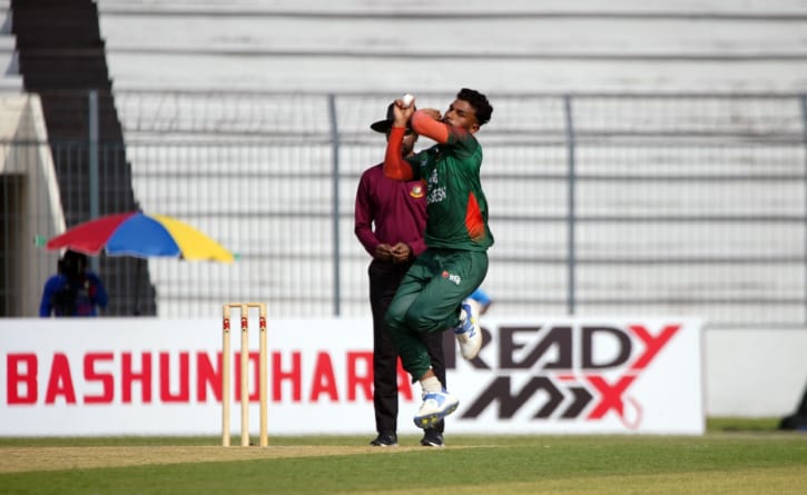 সেঞ্চুরির জবাবে সেঞ্চুরি, ইকবালের ৫ উইকেটে বাংলাদেশের জয়