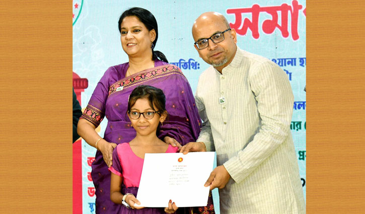 দায়িত্বশীল ও নিষ্ঠার সাথে কাজ করতে হবে: পরিবেশ উপদেষ্টা 