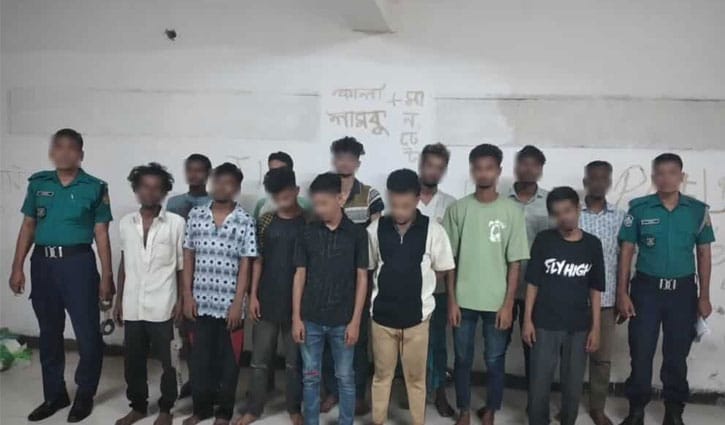 মোহাম্মদপুরে বিশেষ অভিযানে গ্রেপ্তার ১৩