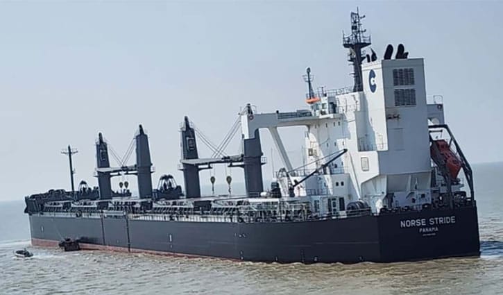 যুক্তরাষ্ট্র থেকে আমদানি করা গমের প্রথম চালান এল দেশে