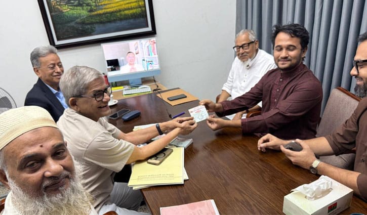 বিএনপির প্রাথমিক সদস্যপদ নিলেন মীর মুগ্ধর ভাই স্নিগ্ধ