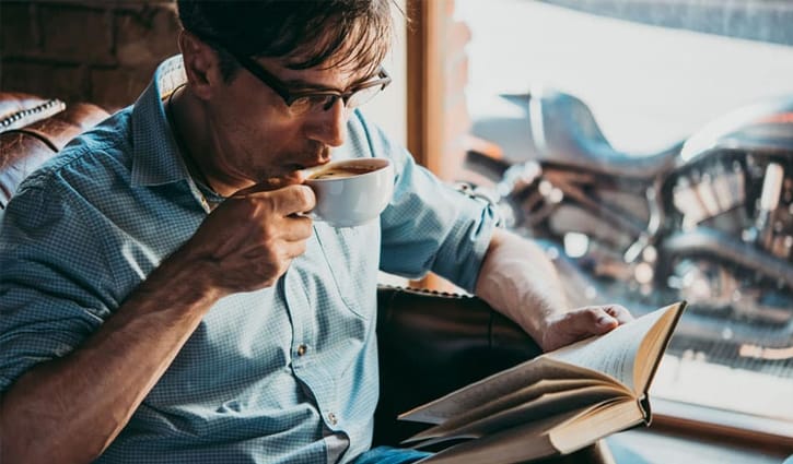 বিশ্বে কারা বেশি পড়েন, কোন বই বেশি পড়েন?