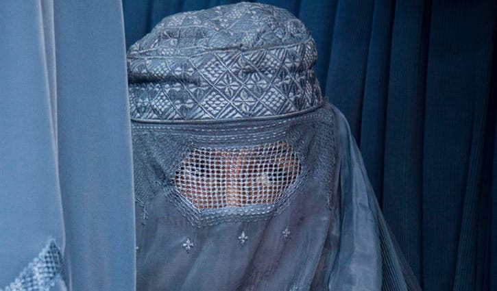 হাসপাতালে বোরকা পরার নির্দেশ তালেবান সরকারের