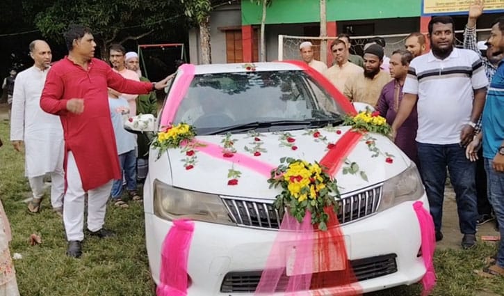 ৩০ বছরের শিক্ষকতা জীবনের ইতি টানলেন মুজিবুর রহমান