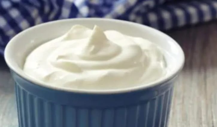 টকদইয়ের সঙ্গে যেসব খাবার খেলে হিতে বিপরীত