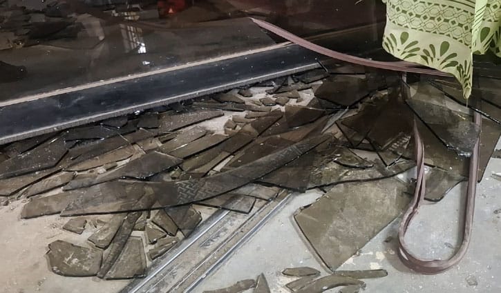 টাঙ্গাইলে নির্বাচন অফিসে হামলা-ভাঙচুর, কর্মকর্তাসহ আহত ৩