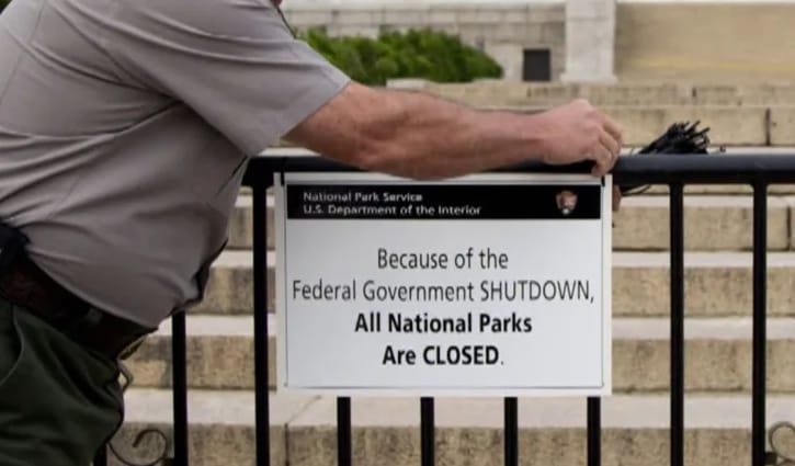 যুক্তরাষ্ট্রে শাটডাউন: সরকারি কর্মী ছাঁটাই শুরু ট্রাম্প প্রশাসনের