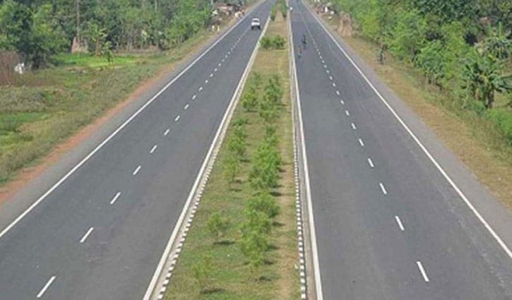 পাঁচজন ফিরছিলেন ট্রাকে, অচেতন উদ্ধার হলেন সড়কে, কী ঘটেছিল আসলে