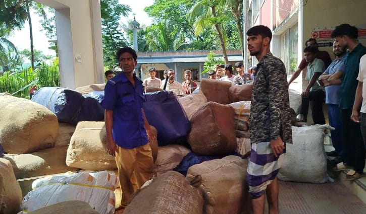 বিপুল ভারতীয় শাড়ি-থ্রিপিসসহ কাভার্ডভ্যান জব্দ, আটক ২