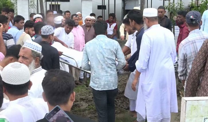 সাংবাদিক মাহাবুব হোসেনের দাফন সম্পন্ন
