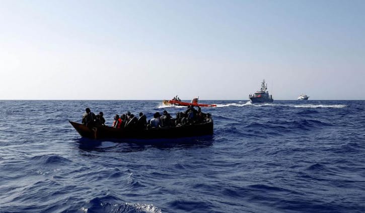 তিউনিসিয়া উপকূলে নৌকা ডুবে ৪০ অভিবাসীর মৃত্যু