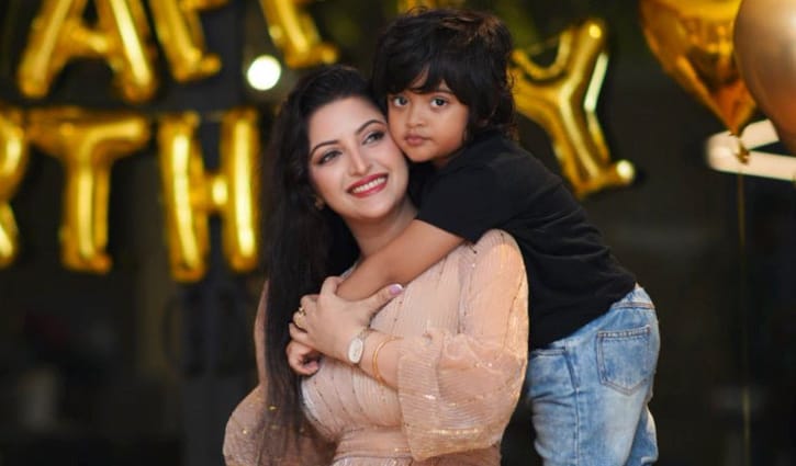 শুধু বেঁচে থাকার চেয়ে, বাঁচা জীবন উদযাপন করাই শ্রেয়: পরীমণি