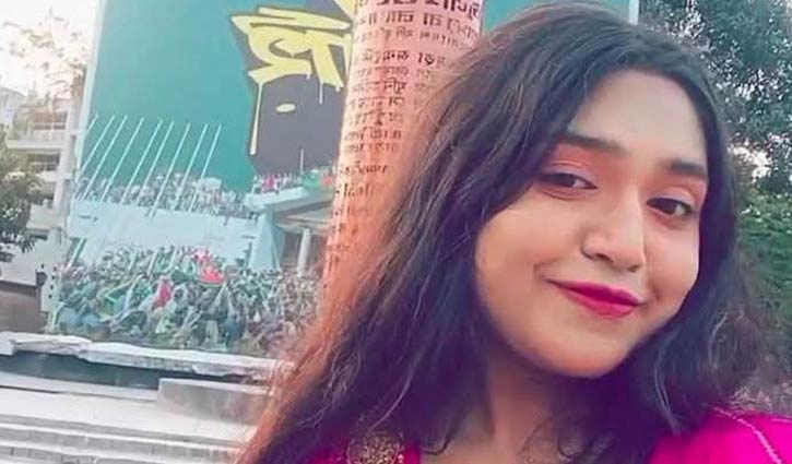 জুলাই স্মৃতিস্তম্ভের সামনে দাঁড়িয়ে ‘জয় বাংলা’ স্লোগান, তরুণী গ্রেপ্তার