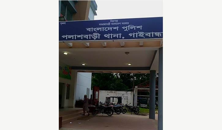 সন্তানকে ধর্ষণের অভিযোগে বাবাকে পিটিয়ে পুলিশে দিলো এলাকাবাসী