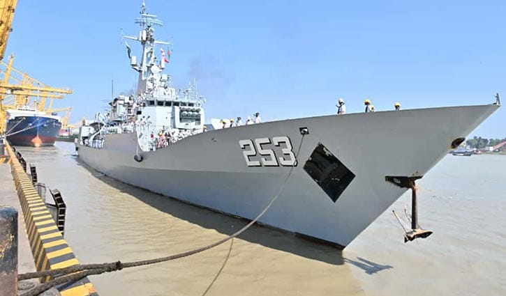 শুভেচ্ছা সফরে চট্টগ্রামে পাকিস্তান নৌবাহিনীর জাহাজ 