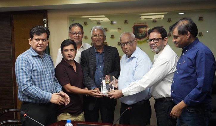 বিদায় গামিনি…