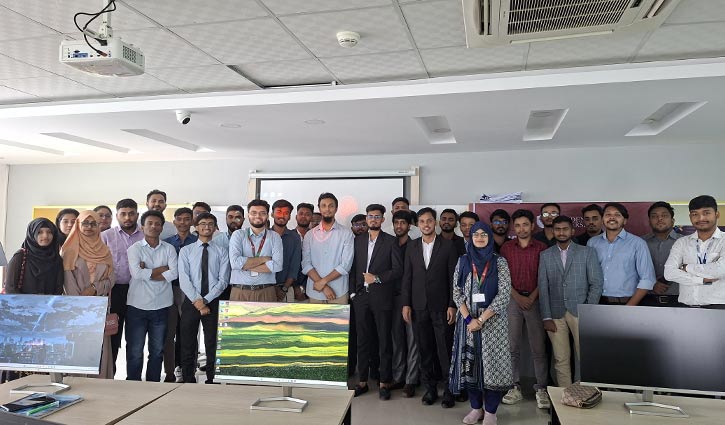 শ্রেণিকক্ষ পেরিয়ে উদ্ভাবনের পথে প্রেসিডেন্সি ইউনিভার্সিটির শিক্ষার্থীরা