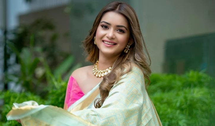 গিফট নিয়ে হয়ে গেলাম প্রতারক: তানজিন তিশা