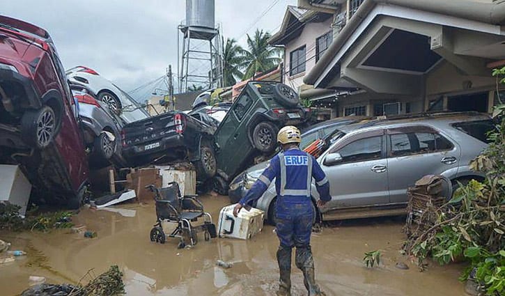 ঘূর্ণিঝড় কালমেগির তাণ্ডবে লণ্ডভণ্ড ফিলিপাইন, নিহত ৬৬