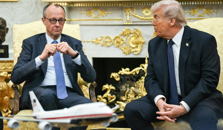 জার্মান চ্যান্সেলরকে তুলোধুনো করলেন ট্রাম্প