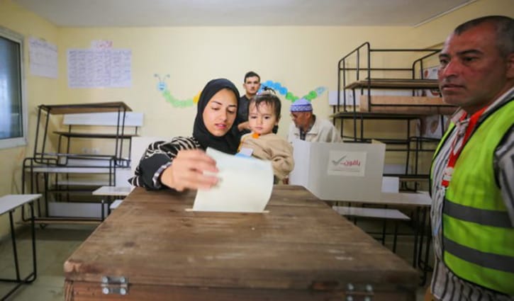 স্থানীয় নির্বাচনে ভোট দিচ্ছেন ফিলিস্তিনিরা