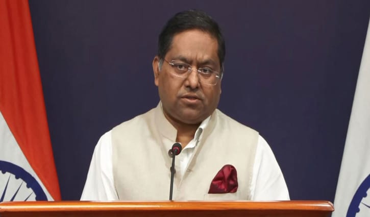 শেখ হাসিনাকে প্রত্যর্পণের অনুরোধ পর্যালোচনা করছে ভারত: জয়সওয়াল