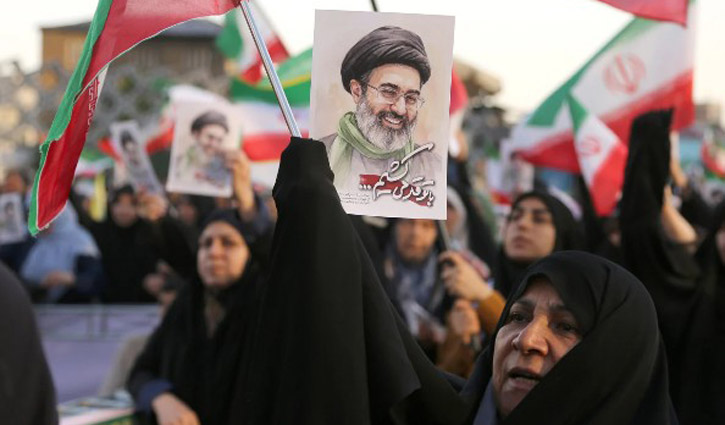 পারস্য উপসাগরে বিদেশি শক্তিগুলোর অবস্থান পানির নিচে: খামেনি