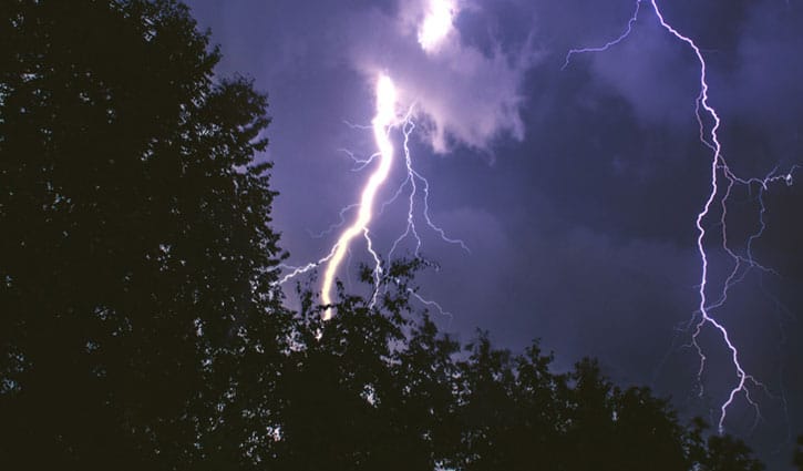 সুনামগঞ্জ ও রংপুরে বজ্রপাতে ৭ জন নিহত