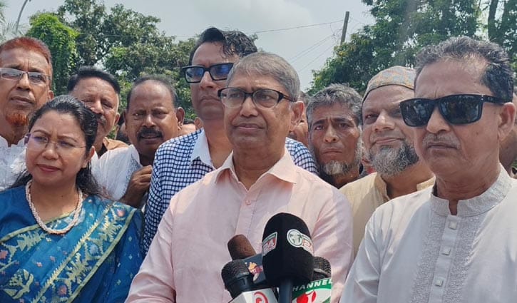 সরকার শূন্য হাতে শুরু করেছে: আযম খান