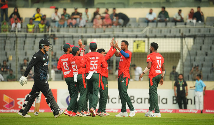 ডিএলএসের ছোঁয়ায় শেষ হাসি ম্লান