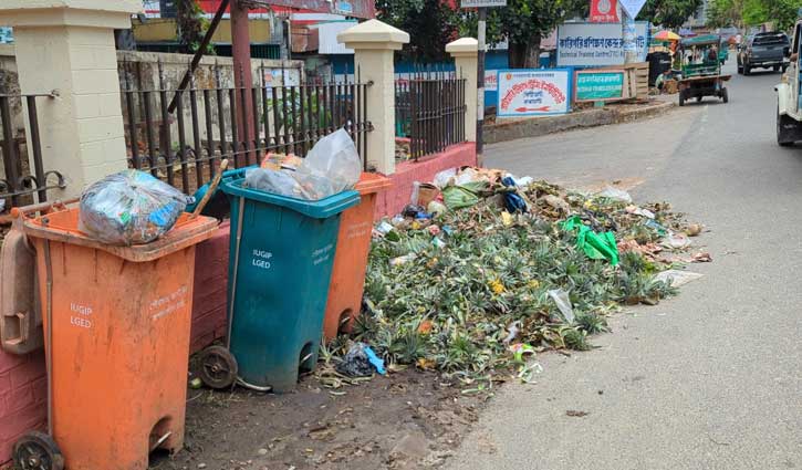 রাঙামাটিতে ডাম্পিং স্টেশন স্থানান্তর নিয়ে অচলাবস্থা, ময়লার দুর্গন্ধে নাভিশ্বাস