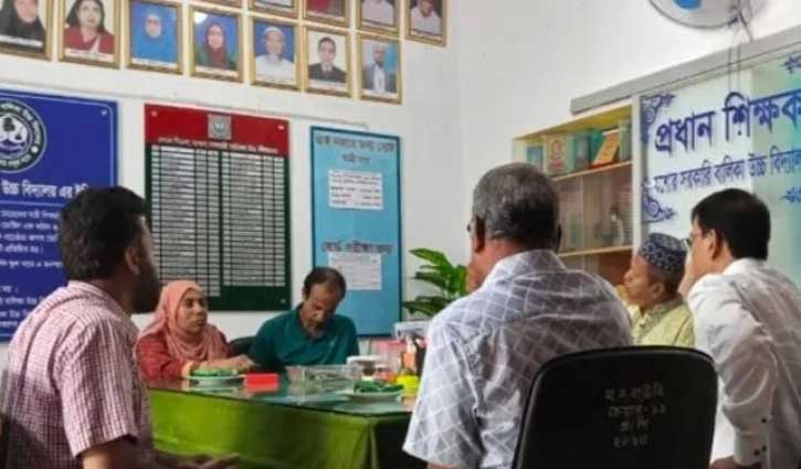 যশোরে ভুল প্রশ্নপত্রে এসএসসি পরীক্ষা 