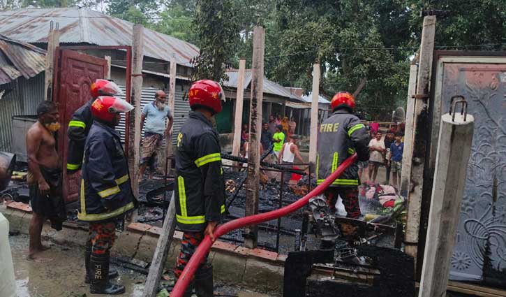বগুড়ায় অগ্নিকাণ্ডে কিশোরীর মৃত্যু
