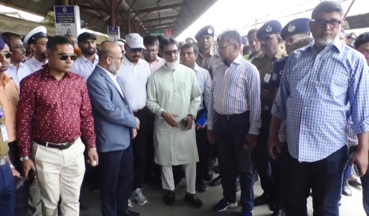 লোকোমোটিভ ও কোচ পরিচালনায় বেসরকারি বিনিয়োগ উৎসাহিত করার চিন্তা রয়েছে