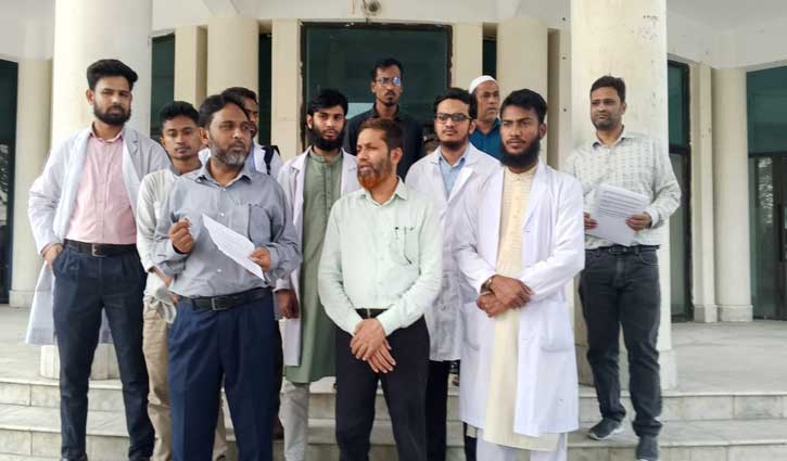 দিনাজপুরে ইন্টার্ন চিকিৎসকদের কর্মবিরতি প্রত্যাহার 